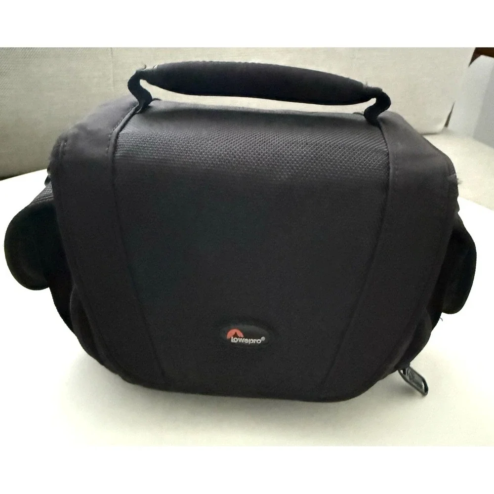 Lowepro Edit 110 Compact Padded Camera Bag Mirrorless 7.5